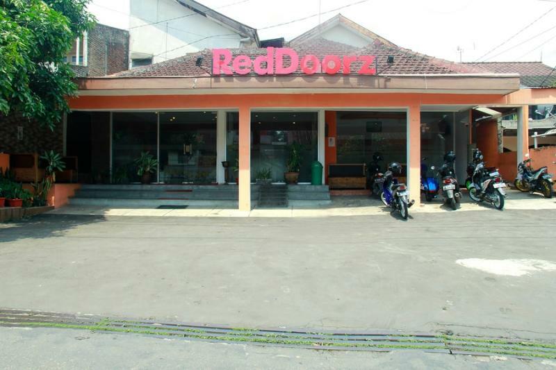 Reddoorz Syariah Near Btc Fashion Mall บันดุง ภายนอก รูปภาพ